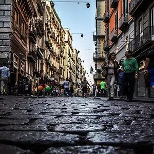 Latt E Liett , Napoli Italia