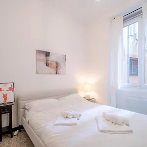 Central & Lovely In - Netflix! , Genova Italia